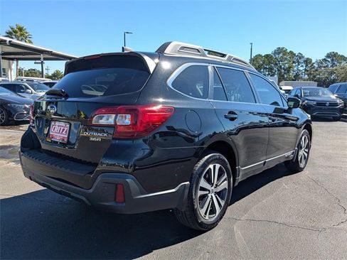 Used 2018 Subaru Outback 3.6R Limited image 5