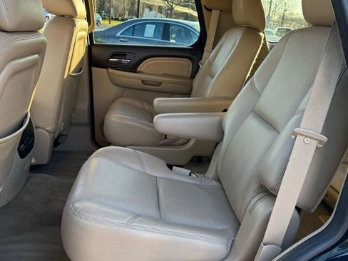 Used 2011 GMC Yukon Denali image 10