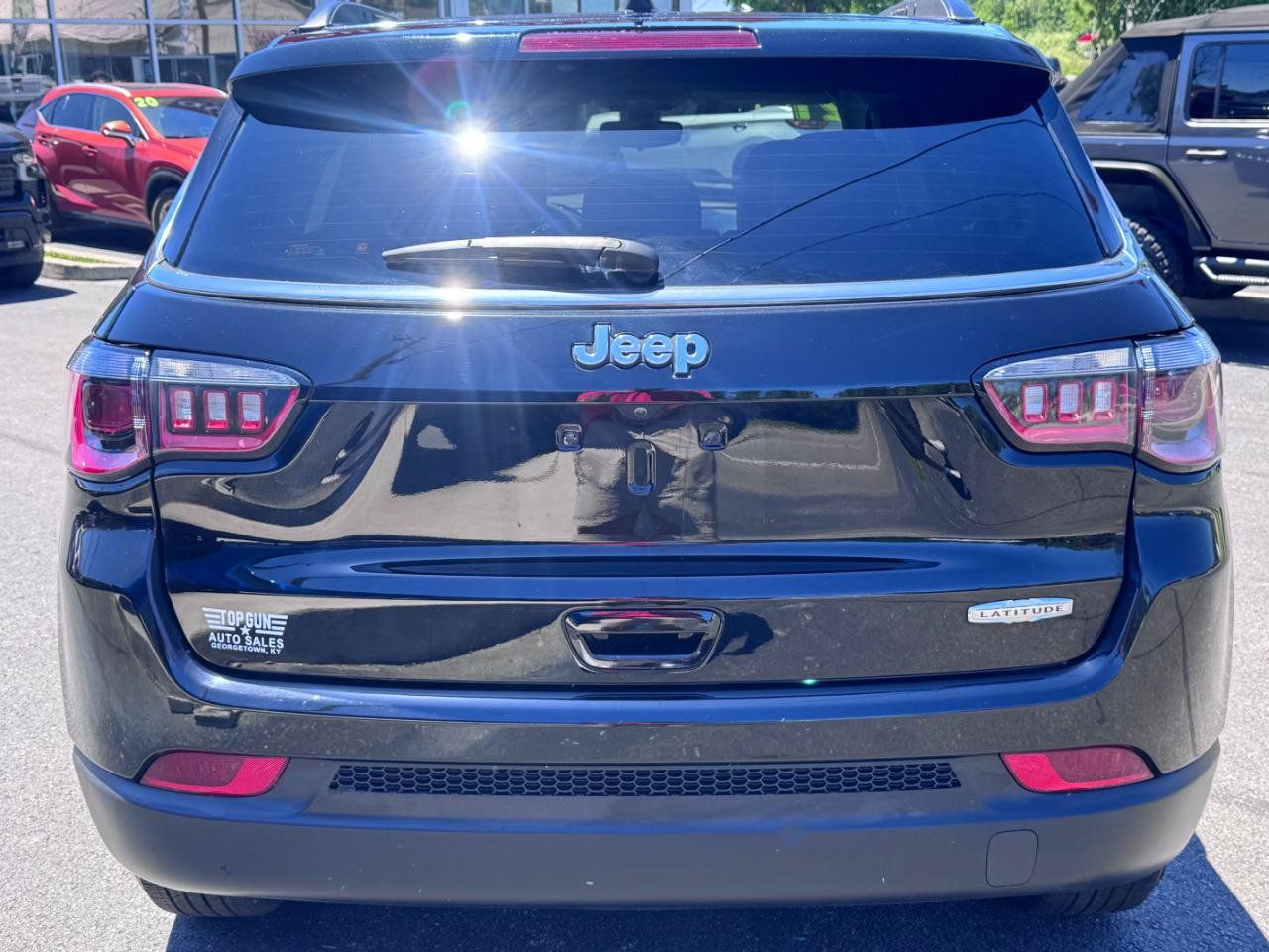 Used 2021 Jeep Compass Latitude FWD image 4