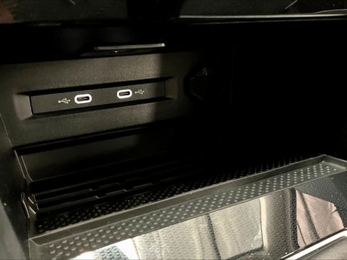 New 2026 Volkswagen Taos SE image 23