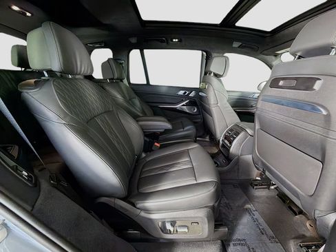 Certified 2025 BMW X7 M60i AWD/4WD image 30