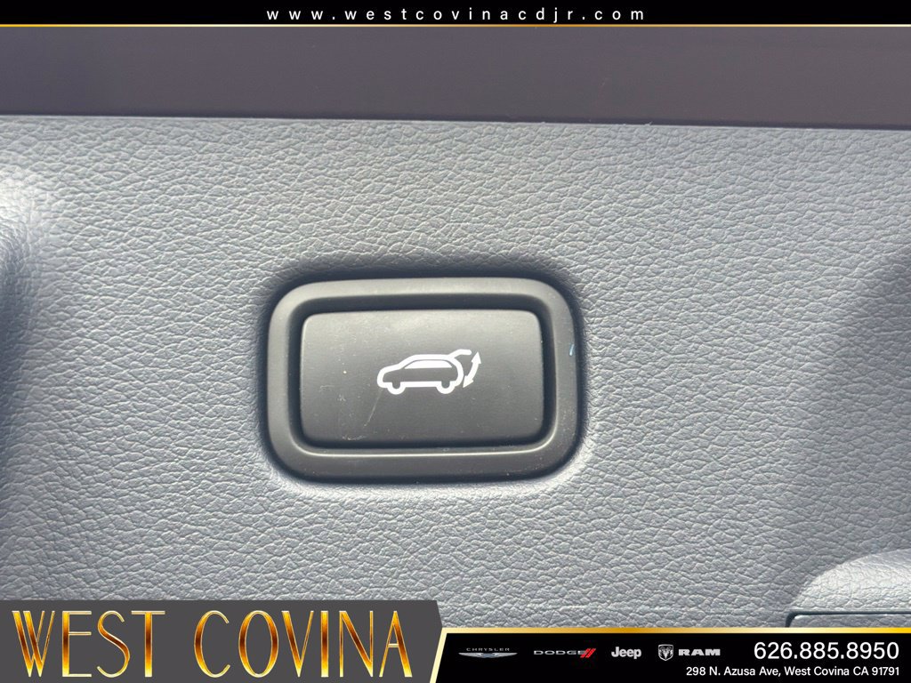 Used 2023 Hyundai Palisade Limited FWD image 17