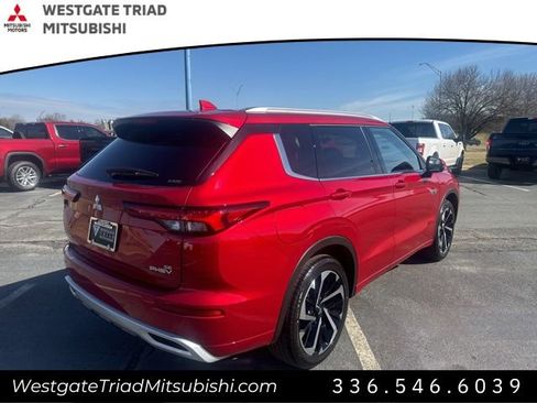 New 2025 Mitsubishi Outlander SEL image 13