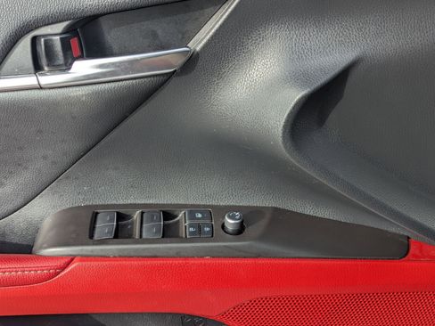 Used 2022 Toyota Camry XSE image 11