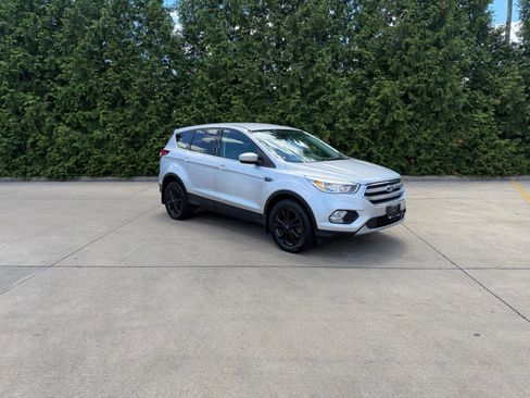 Used 2017 Ford Escape SE AWD/4WD image 1