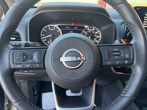 Used 2023 Nissan Rogue SL w/ SL Premium Package image 13