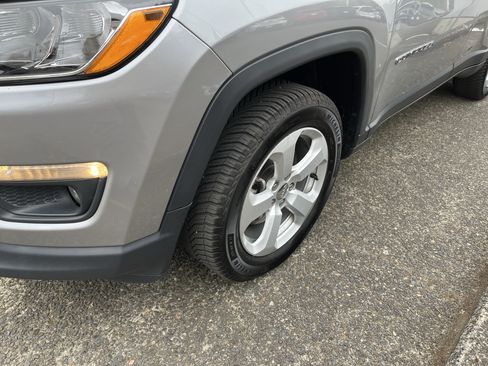 Used 2020 Jeep Compass Latitude w/ Popular Equipment Group AWD/4WD image 9