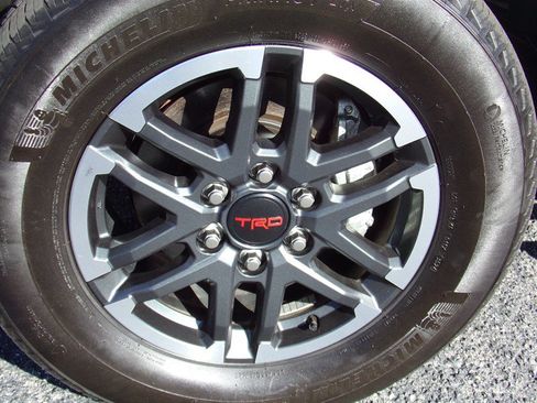 Used 2024 Toyota Tacoma TRD Sport AWD/4WD image 20