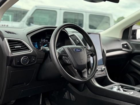 Certified 2024 Ford Edge SE w/ Black Appearance Package AWD/4WD image 12