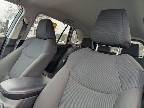 Used 2024 Toyota RAV4 LE image 17