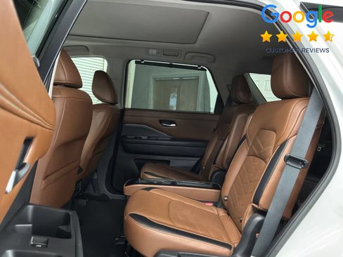 Used 2024 Nissan Pathfinder Platinum FWD image 20