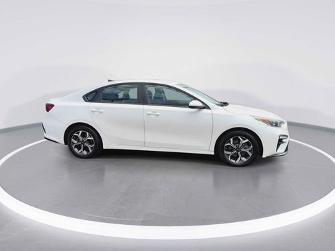 Used 2021 Kia Forte LXS FWD image 9