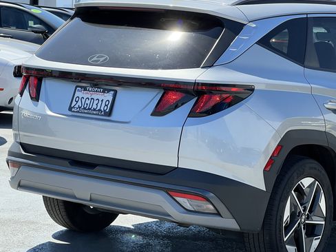 Used 2025 Hyundai Tucson SEL FWD image 8