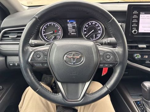 Used 2022 Toyota Camry SE FWD image 15