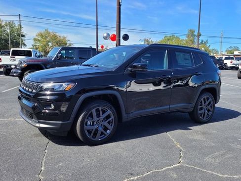 New 2026 Jeep Compass Limited AWD/4WD image 3
