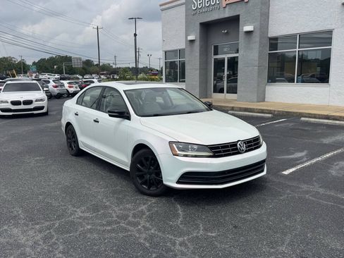 Used 2018 Volkswagen Jetta SE FWD image 7