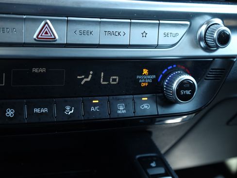 Used 2022 Kia Telluride EX w/ EX Premium Package image 23