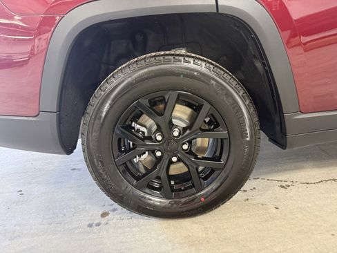 New 2026 Jeep Grand Cherokee L 4WD image 9