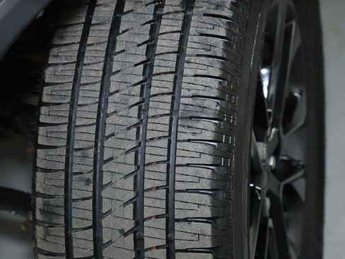 Used 2021 Jeep Wrangler Unlimited Sahara image 35