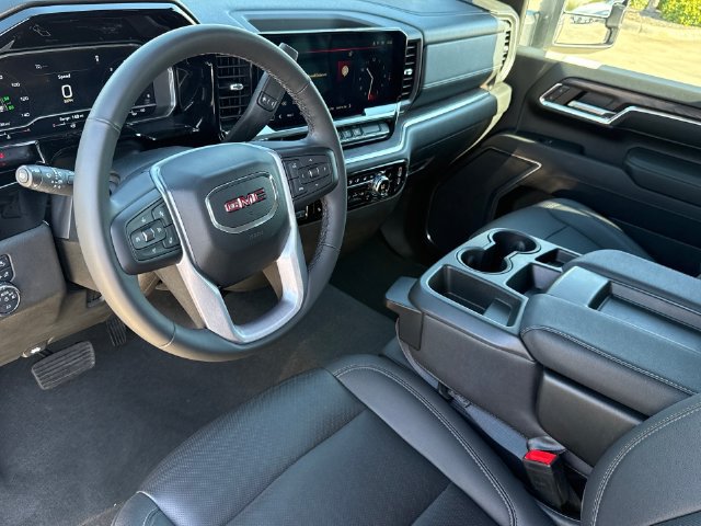 Used 2024 GMC Sierra 2500 SLT RWD image 10