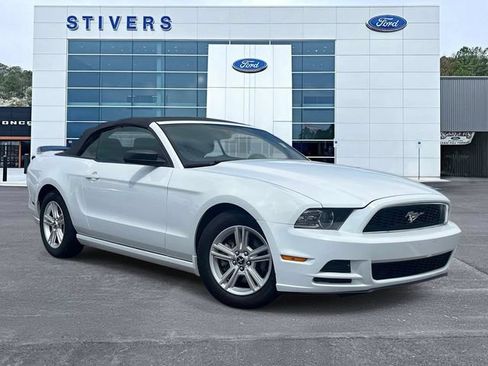 Used 2014 Ford Mustang Convertible RWD image 1