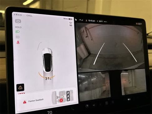 Used 2021 Tesla Model Y Long Range image 13