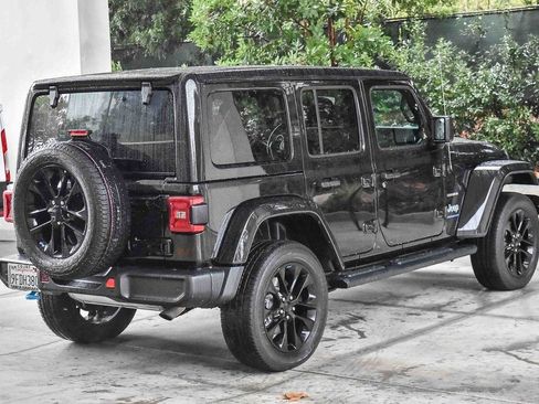 Used 2023 Jeep Wrangler Unlimited Sahara w/ Cold Weather Group image 6