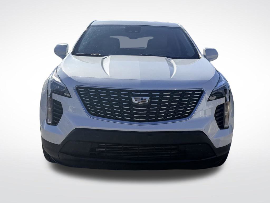 Used 2021 Cadillac XT4 Luxury w/ Cold Weather Package FWD image 9