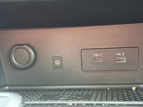 Used 2023 Nissan Pathfinder Platinum AWD/4WD image 8