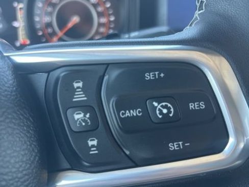 Used 2025 Jeep Wrangler Unlimited Sahara AWD/4WD image 13