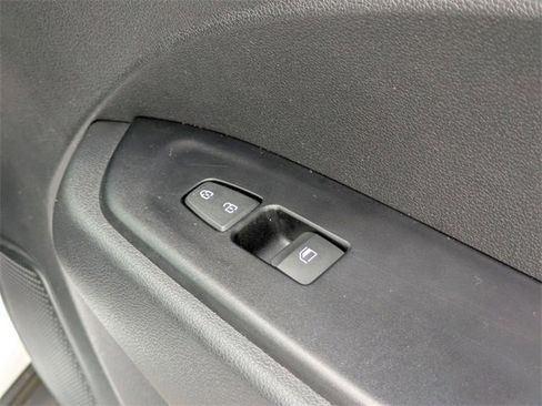 Used 2024 Hyundai Venue SEL image 32