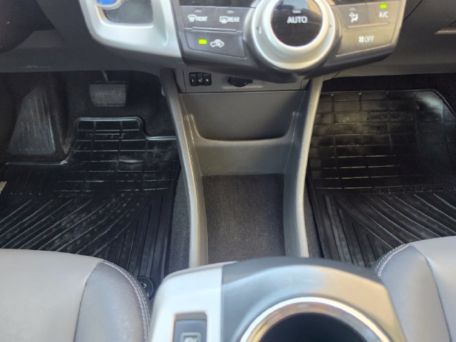 Used 2012 Toyota Prius V Five FWD image 32
