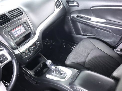 Used 2019 Dodge Journey SE w/ Connectivity Group image 28