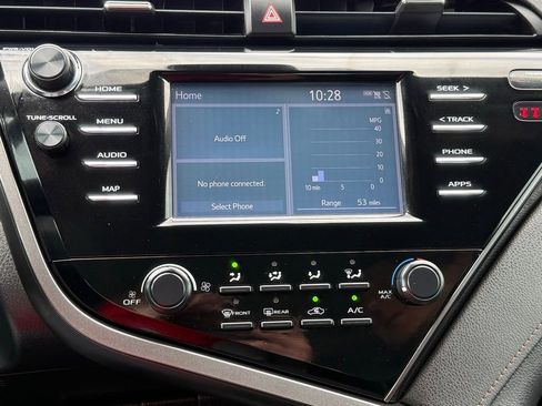 Used 2019 Toyota Camry LE FWD image 30
