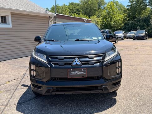 Used 2020 Mitsubishi Outlander Sport Black Edition FWD image 9