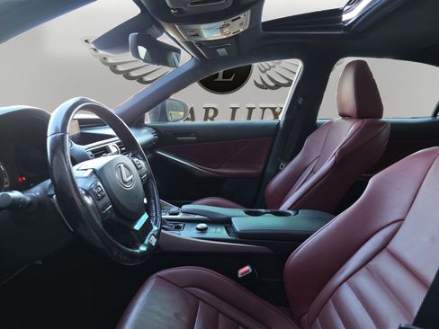 Used 2017 Lexus IS 200t image 9