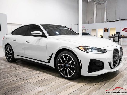 Used 2022 BMW i4 eDrive40 w/ M Sport Package image 89