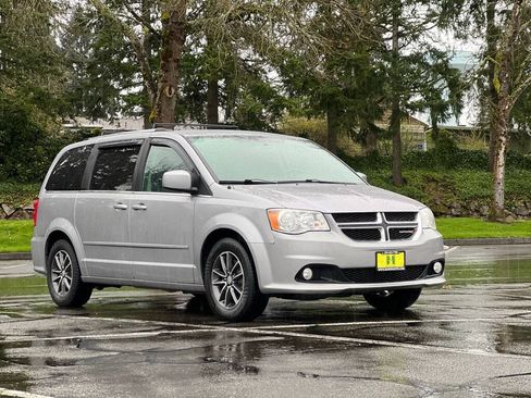 Used 2016 Dodge Grand Caravan SXT FWD image 7