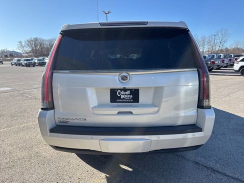 Used 2015 Cadillac Escalade ESV Premium image 3