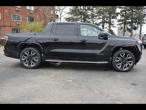 New 2025 GMC Sierra EV Denali image 4