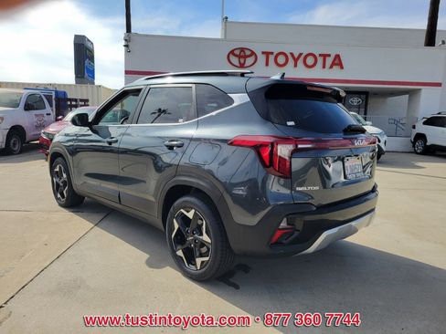 Used 2024 Kia Seltos EX image 6