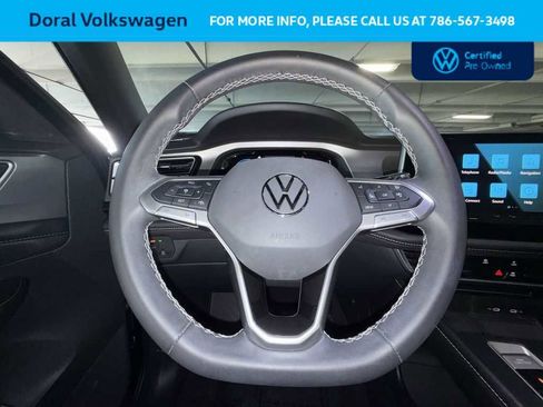 Certified 2024 Volkswagen Atlas Cross Sport SE FWD image 15