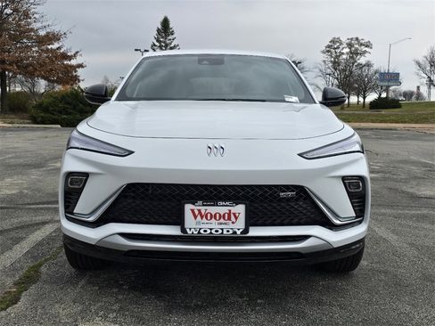 New 2026 Buick Envista Sport Touring image 3