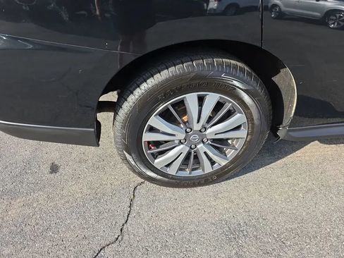 Used 2020 Nissan Pathfinder SV AWD/4WD image 15
