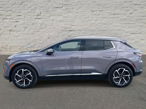 Used 2025 Chevrolet Equinox EV LT w/ Convenience Package image 2