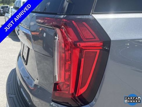 Used 2022 GMC Yukon Denali w/ Denali Premium Package AWD/4WD image 10