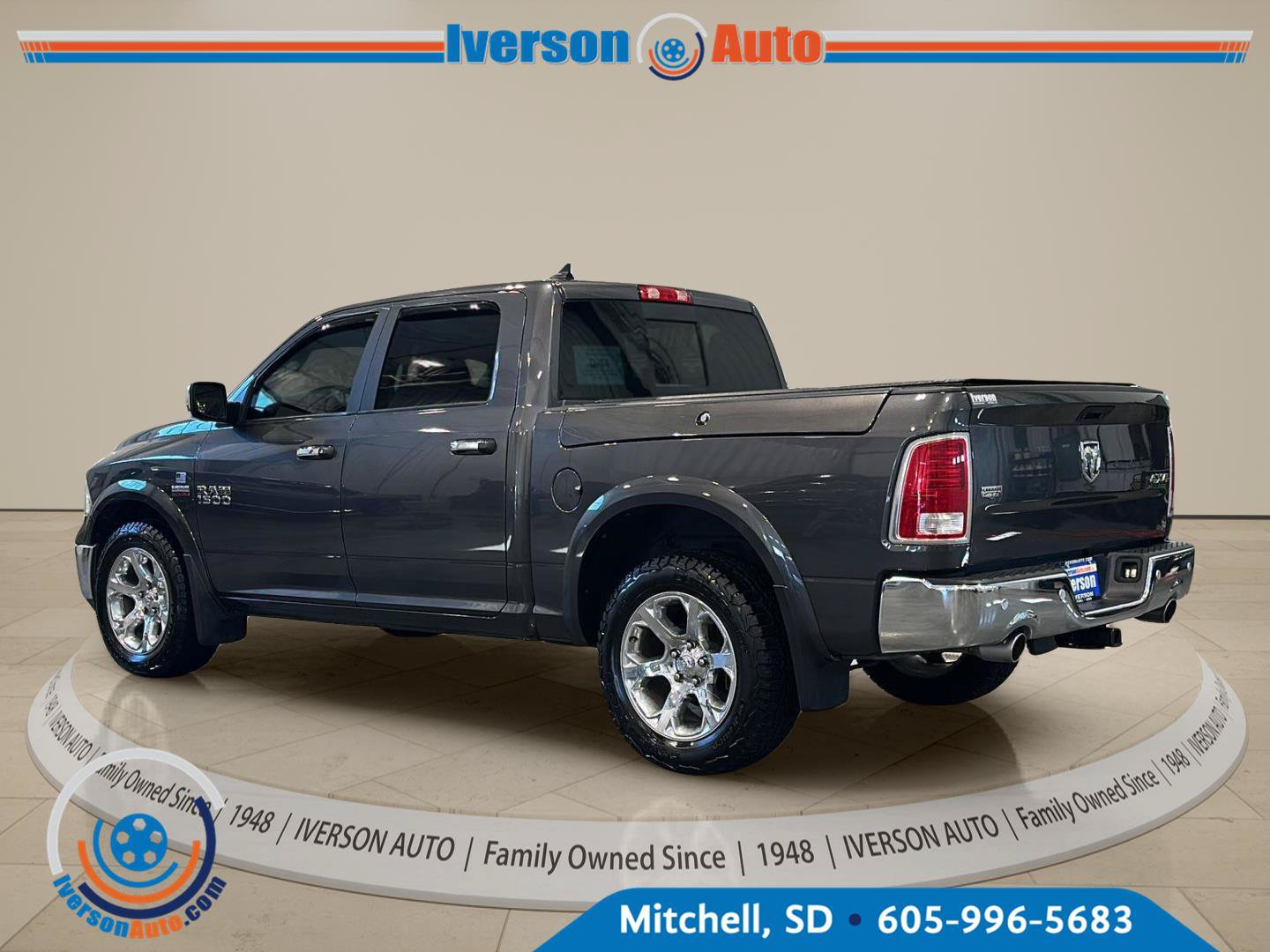 Used 2017 RAM 1500 Laramie w/ Convenience Group AWD/4WD image 5