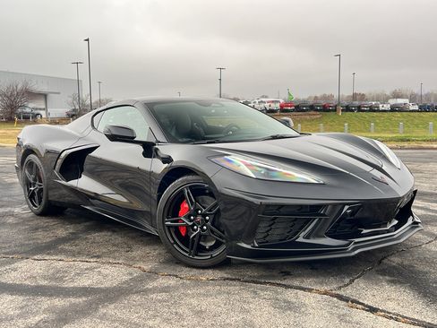 Used 2024 Chevrolet Corvette Stingray Preferred Cpe w/ Stealth Interior Trim Package image 6