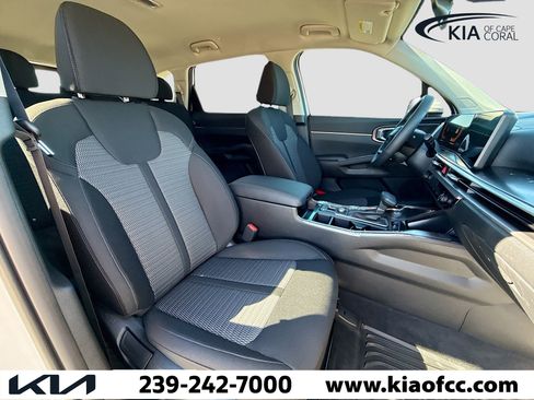 New 2026 Kia Sorento LX FWD image 14