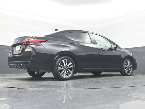 Used 2021 Nissan Versa SV FWD image 28